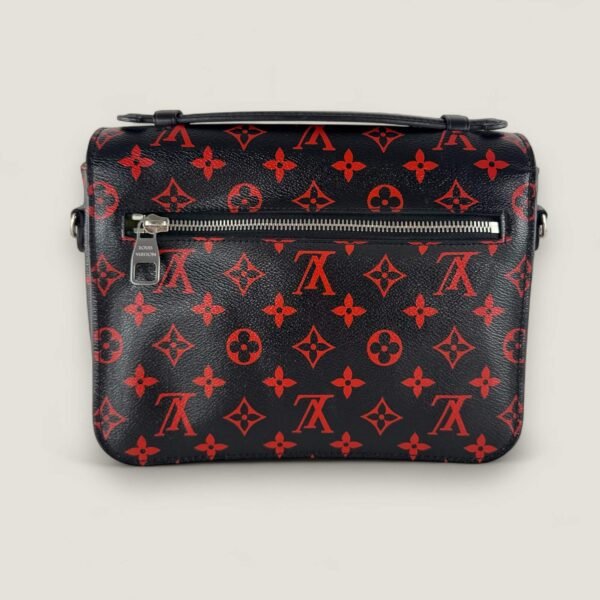 achterkant authentieke unieke Louis Vuitton schoudertas Infrarouge