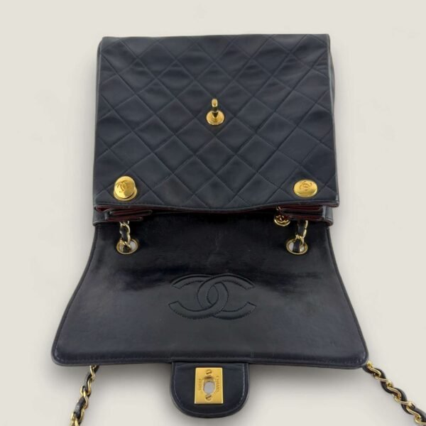 Authentieke Chanel vintage flap bag lamsleer Authentieke Chanel vintage flap bag lamsleer