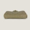 Bovenkant authentieke Chanel schoudertas Bovenkant authentieke Chanel schoudertas