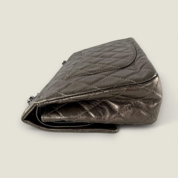 Chanel 2.55 metallic bronze crossbody pre-owned Chanel 2.55 metallic bronze crossbody pre-owned