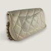 Chanel tas tweedehands hoek en rand detail Chanel tas tweedehands hoek en rand detail