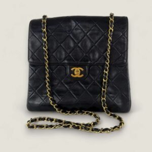 Chanel vintage Matelasse schoudertas lamsleer Chanel vintage Matelasse schoudertas lamsleer