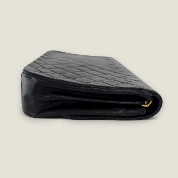 Chanel vintage matelasse single flap goede conditie Chanel vintage matelasse single flap goede conditie