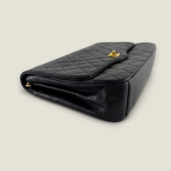 Chanel vintage matelasse single flap hoek details Chanel vintage matelasse single flap hoek details