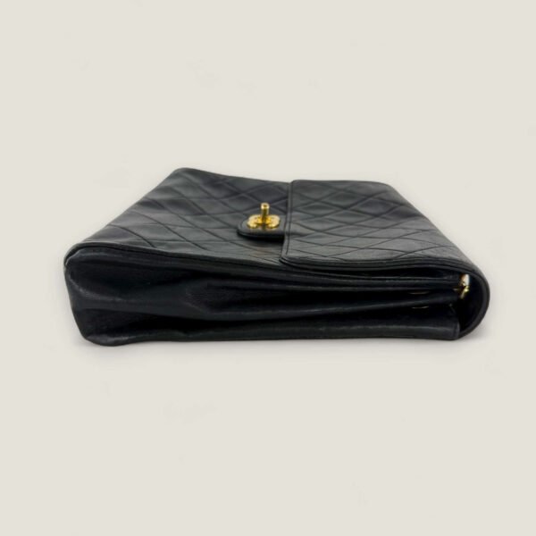Chanel vintage schoudertas collectors item lamsleer Chanel vintage schoudertas collectors item lamsleer