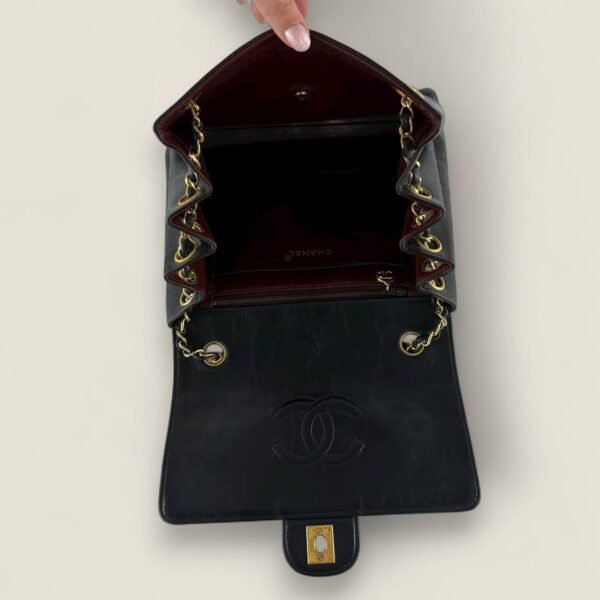 Chanel vintage schoudertas pre-owned collectors item Chanel vintage schoudertas pre-owned collectors item