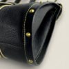 Detail Louis Vuitton Suhali L’Epanoui GM noir tweedehands Detail Louis Vuitton Suhali L’Epanoui GM noir tweedehands