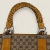 Gucci handtas leren detail handvat Gucci handtas leren detail handvat