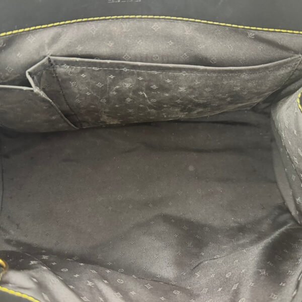 Louis Vuitton tas tweedehands – binnenkant met monogramstof Louis Vuitton tas tweedehands – binnenkant met monogramstof