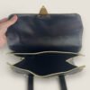 Louis Vuitton tas vintage logo detail op leer Louis Vuitton tas vintage logo detail op leer