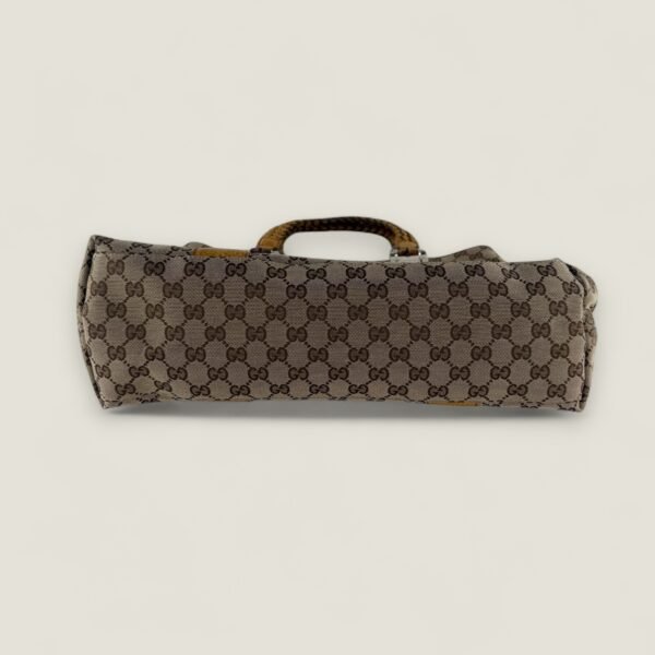 Onderkant Gucci GG Supreme canvas tas Onderkant Gucci GG Supreme canvas tas