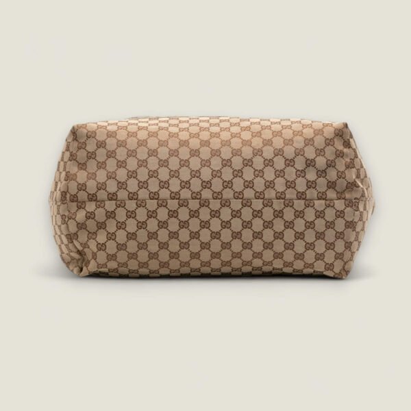 Onderkant Gucci GG Supreme monogram tote Onderkant Gucci GG Supreme monogram tote
