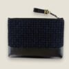 Achterkant pre-owned Chanel Gabrielle clutch tweed