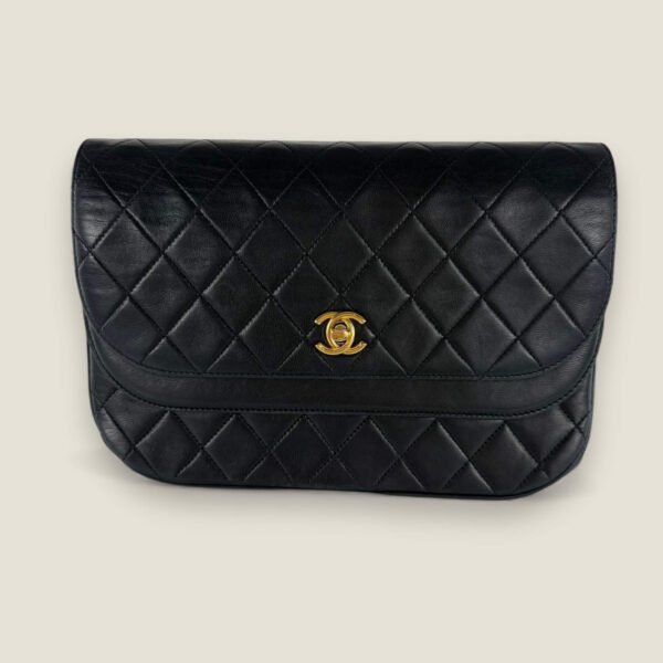Chanel Double Flap Half Moon als clutch