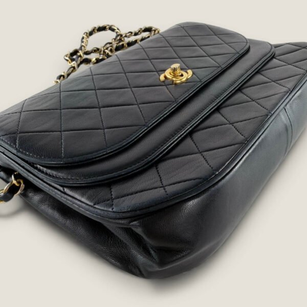 Chanel Double Flap Half Moon hoekjes vintage patina