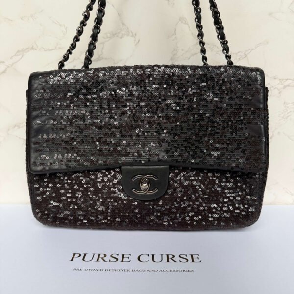 Chanel jumbo tas zwarte pailletten Chanel jumbo tas zwarte pailletten