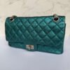 Chanel reissue 225 blauw metallic leer