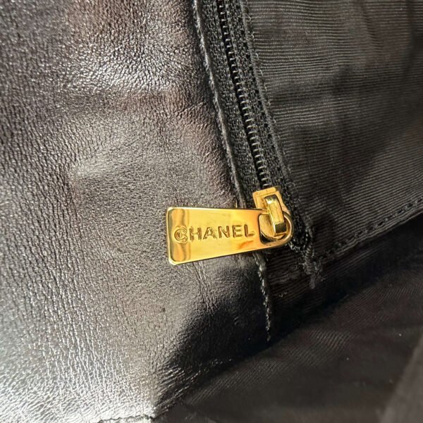 Chanel schoudertas gold hardware detail 1997 1999