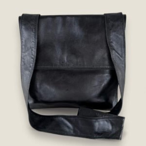 Chanel zwarte schoudertas leren riem