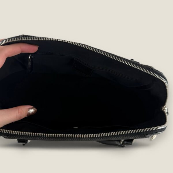 Christian Dior Montaigne Chris 1947 interieur met twee vakken, één met rits en één met drukknoop, schoon en netjes