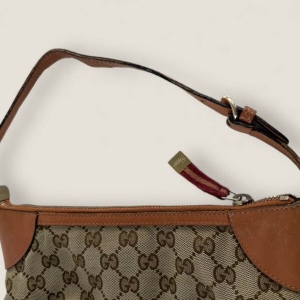 Detail vintage Gucci pochette GG supreme canvas