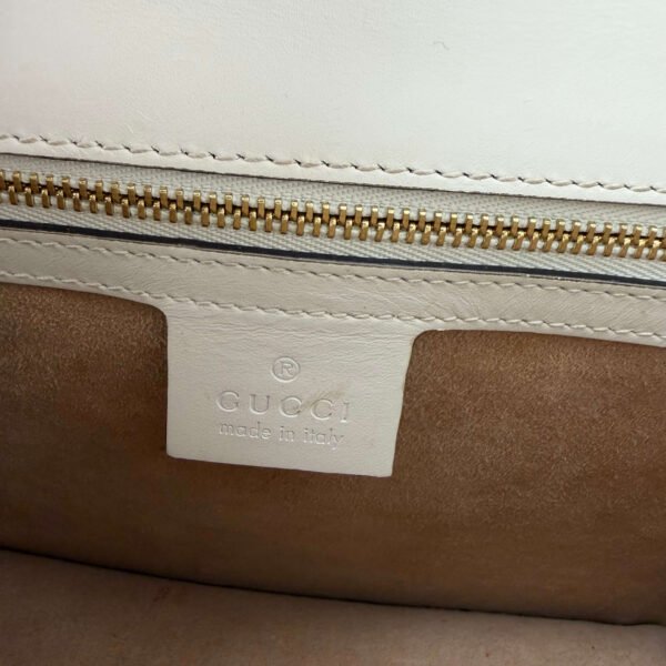 Gucci Sylvie tas suede binnenkant