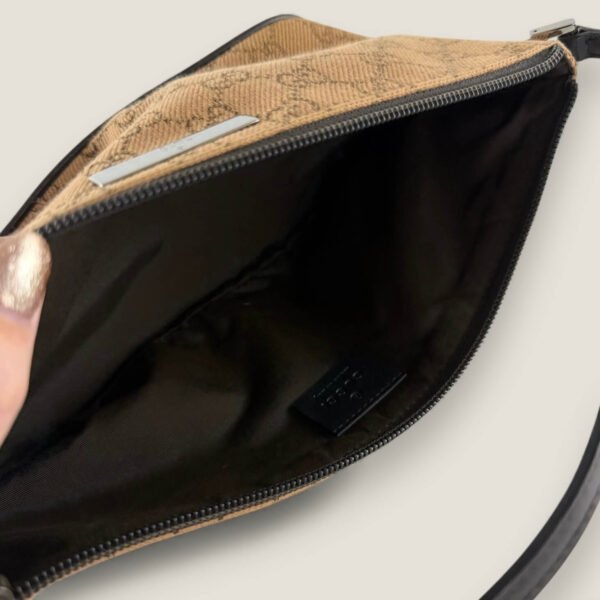 Gucci gg supreme boat bag rits hardware detail