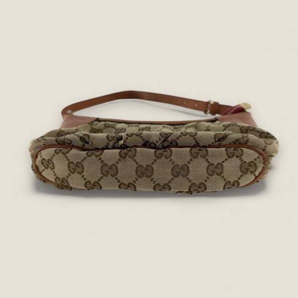 Onderkant Gucci pochette GG supreme canvas