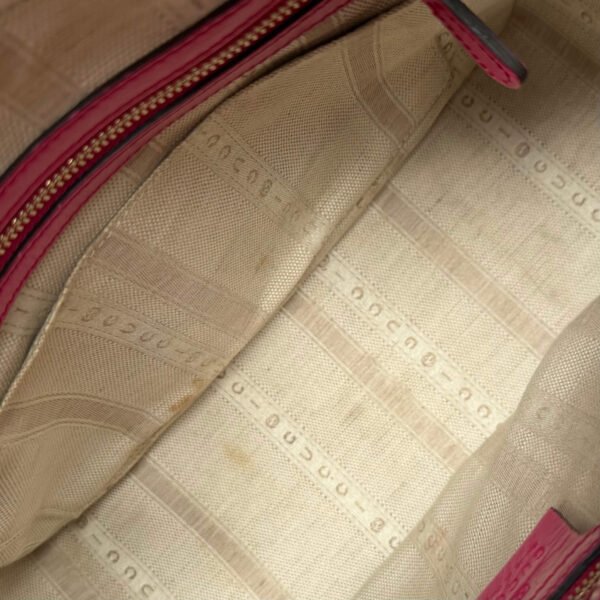 Gucci Diamanté Bright Leather Satchel roze interieur