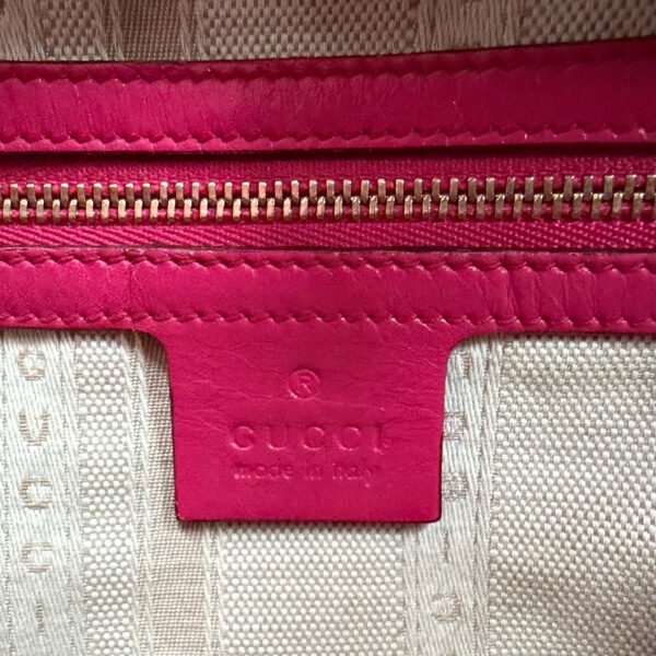 Gucci Diamanté tas roze authenticiteit detail serienummer