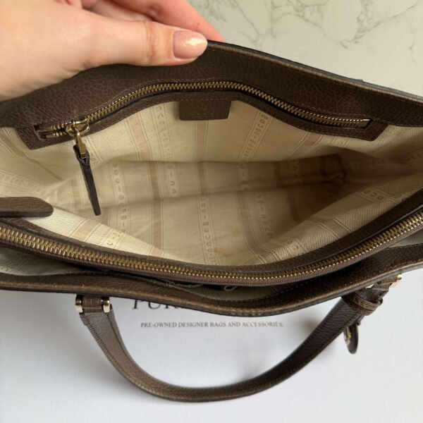 Gucci elegant leather tote bag