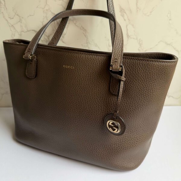 Gucci pebbled leather tote bag