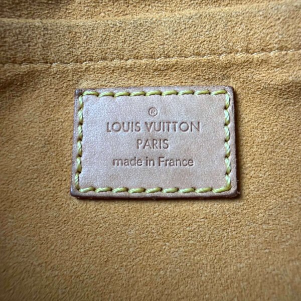 Louis Vuitton sac plat denim detail Louis Vuitton sac plat denim detail