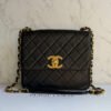 Chanel vintage crossbody flap bag zwart