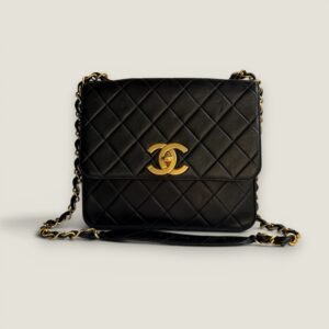 Chanel vintage flap bag groot CC logo zwart