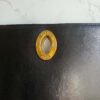 Chanel vintage tas zwart goud hardware close up