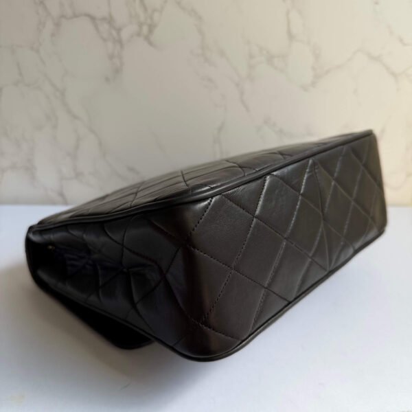 Hoekjes Chanel schoudertas vintage