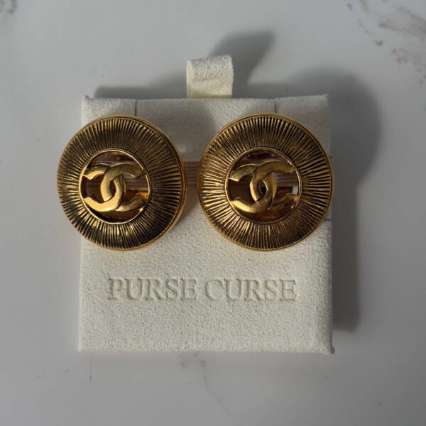 Purse Curse vintage Chanel oorbellen 24k verguld