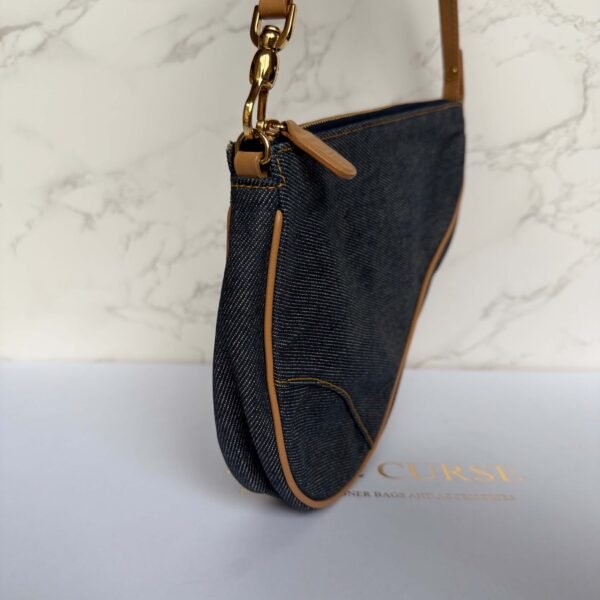 Dior denim saddle pochette zijkant Dior denim saddle pochette zijkant