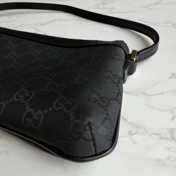 Gucci GG supreme tas zijkant Gucci GG supreme tas zijkant