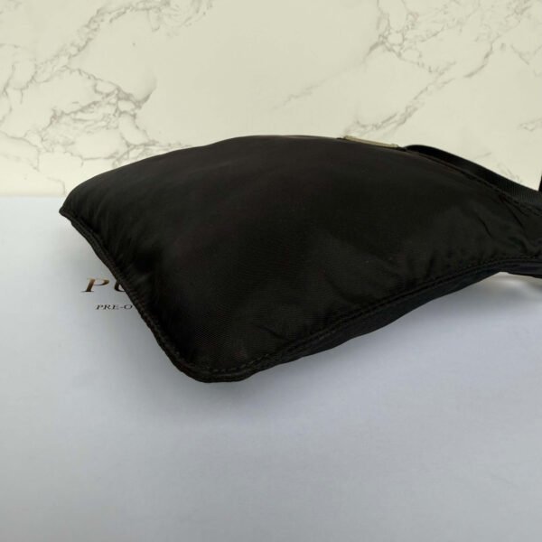 Hoekjes pre-owned Prada tas zwart nylon Hoekjes pre-owned Prada tas zwart nylon