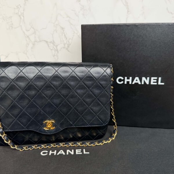 Vintage Chanel matelasse single flap met originele doos en dustbag