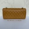 achterkant Chanel East West flap beige caviar achterkant Chanel East West flap beige caviar