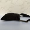 zijaanzicht originele Prada schoudertas zwart nylon zijaanzicht originele Prada schoudertas zwart nylon