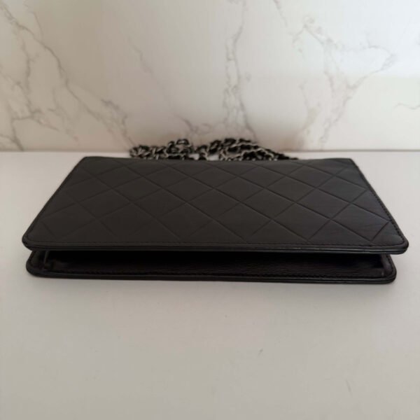 Chanel Black Quilted Lambskin Embossed LAX Wallet On Chain achterkant