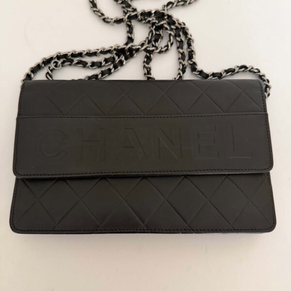 Chanel Black Quilted Lambskin Embossed LAX Wallet On Chain crossbody draagstijl