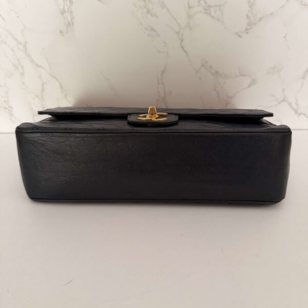 Chanel double flap medium back pocket detail