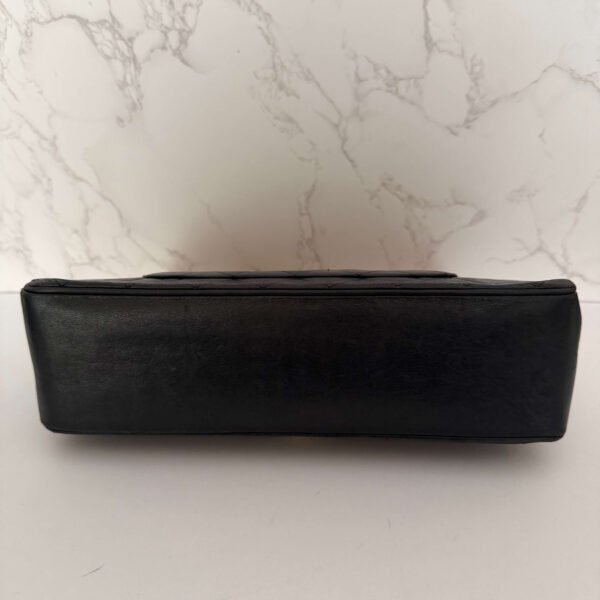 Chanel double flap medium flatlay purse curse stijl