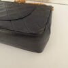 Chanel double flap medium vintage hoekslijtage detail