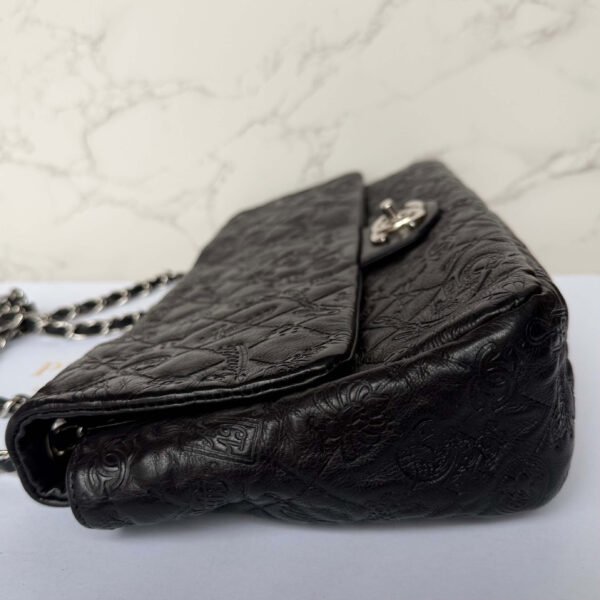 Chanel jumbo embossed calfskin lucky symbols detail leer